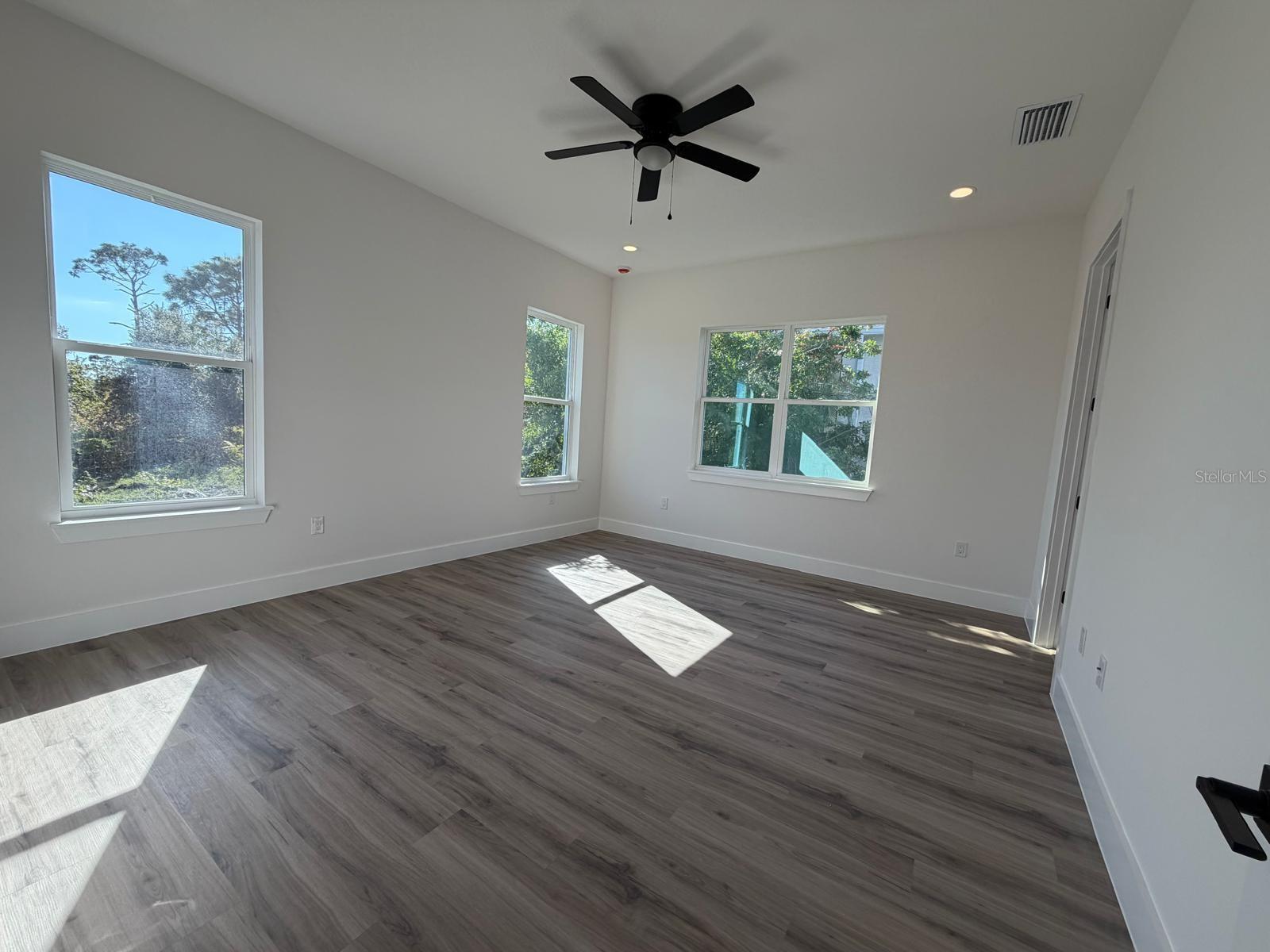 13 Lateen Sail Dr Property Photo 12