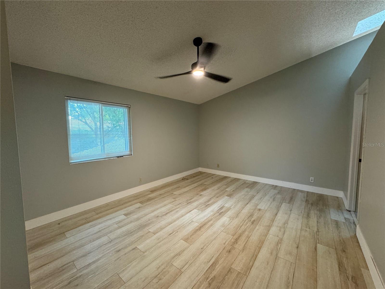 626 Red Oak Cir #110 Property Photo 3
