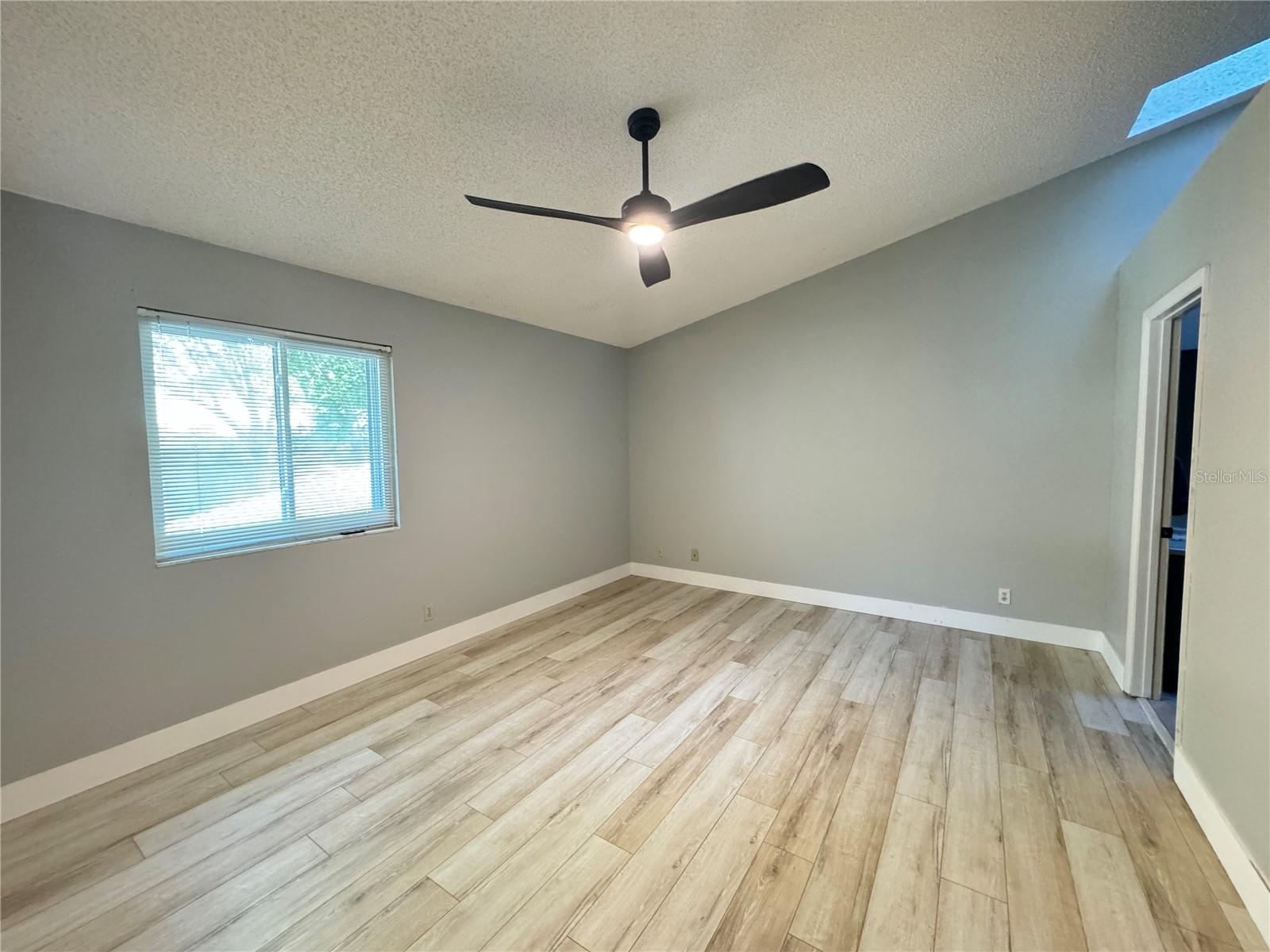 626 Red Oak Cir #110 Property Photo 4