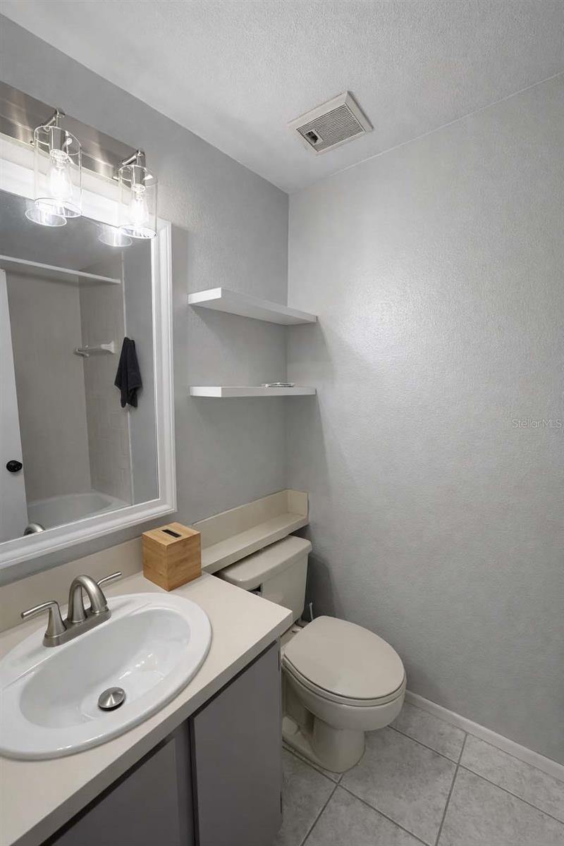 626 Red Oak Cir #110 Property Photo 14