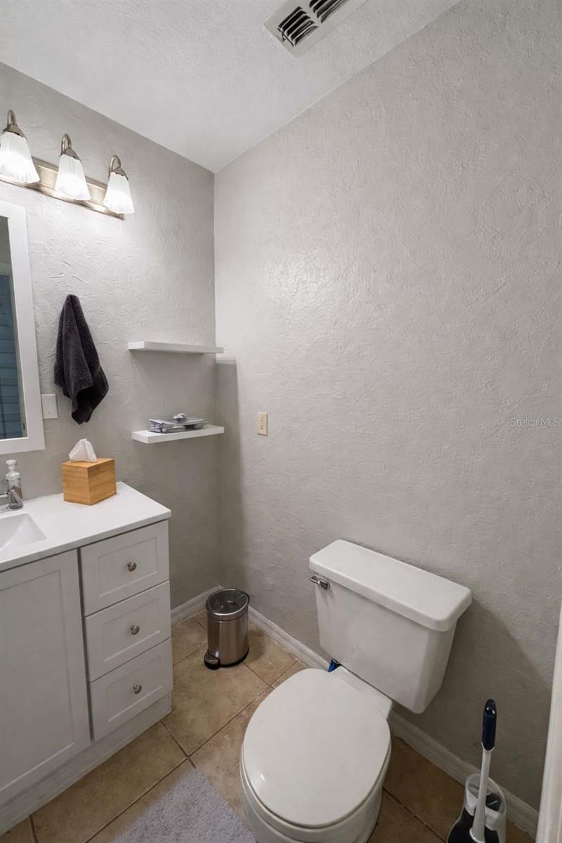 626 Red Oak Cir #110 Property Photo 15