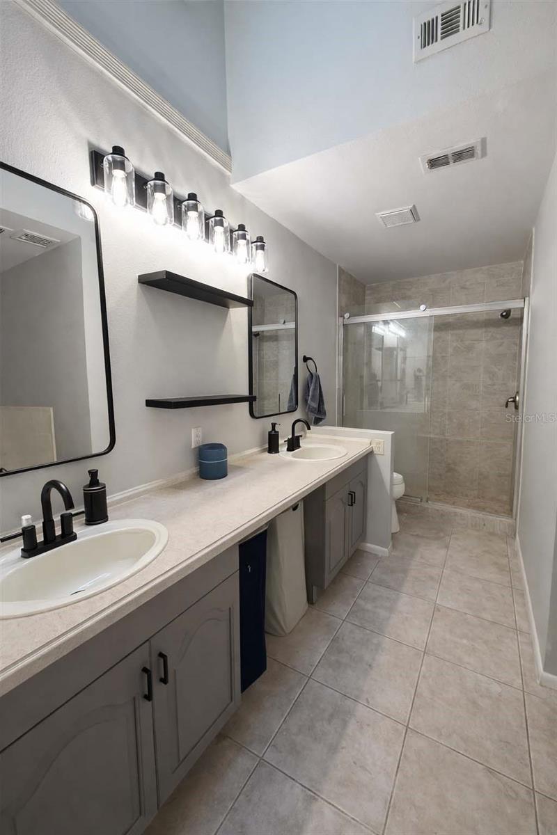 626 Red Oak Cir #110 Property Photo 19