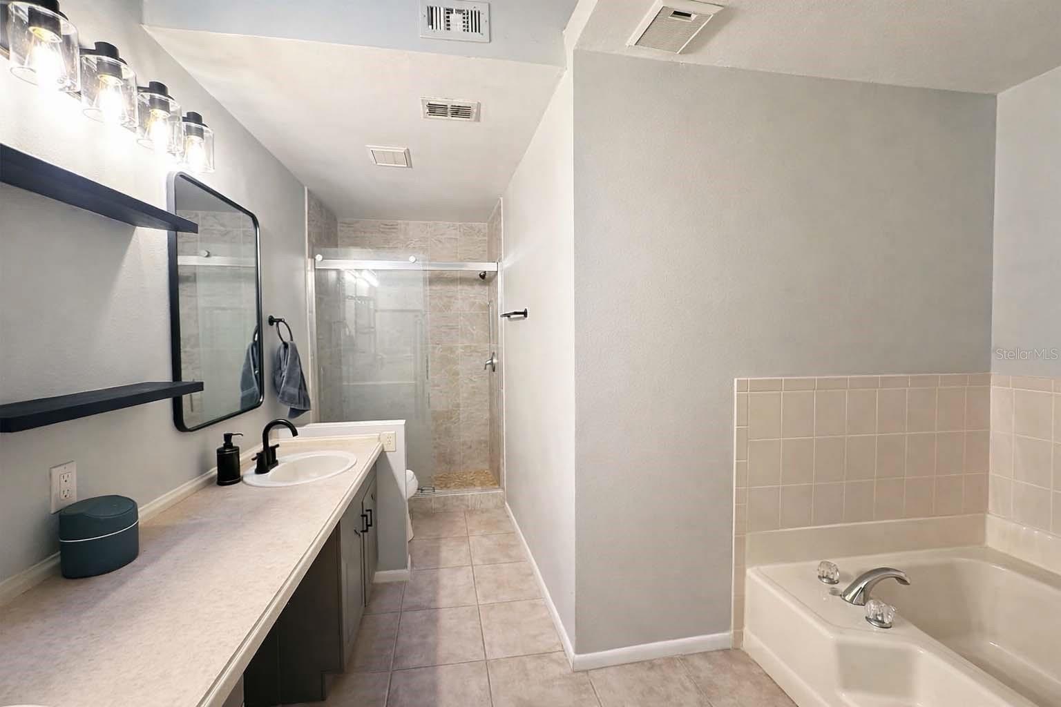 626 Red Oak Cir #110 Property Photo 20