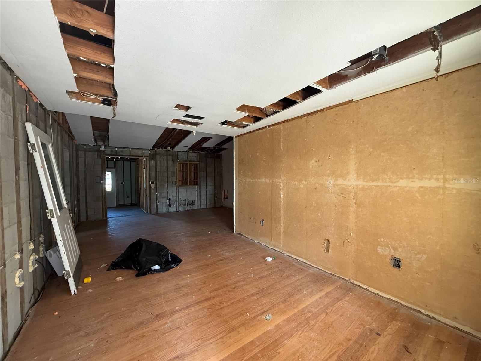 1015 S Palm Ave Property Photo 2