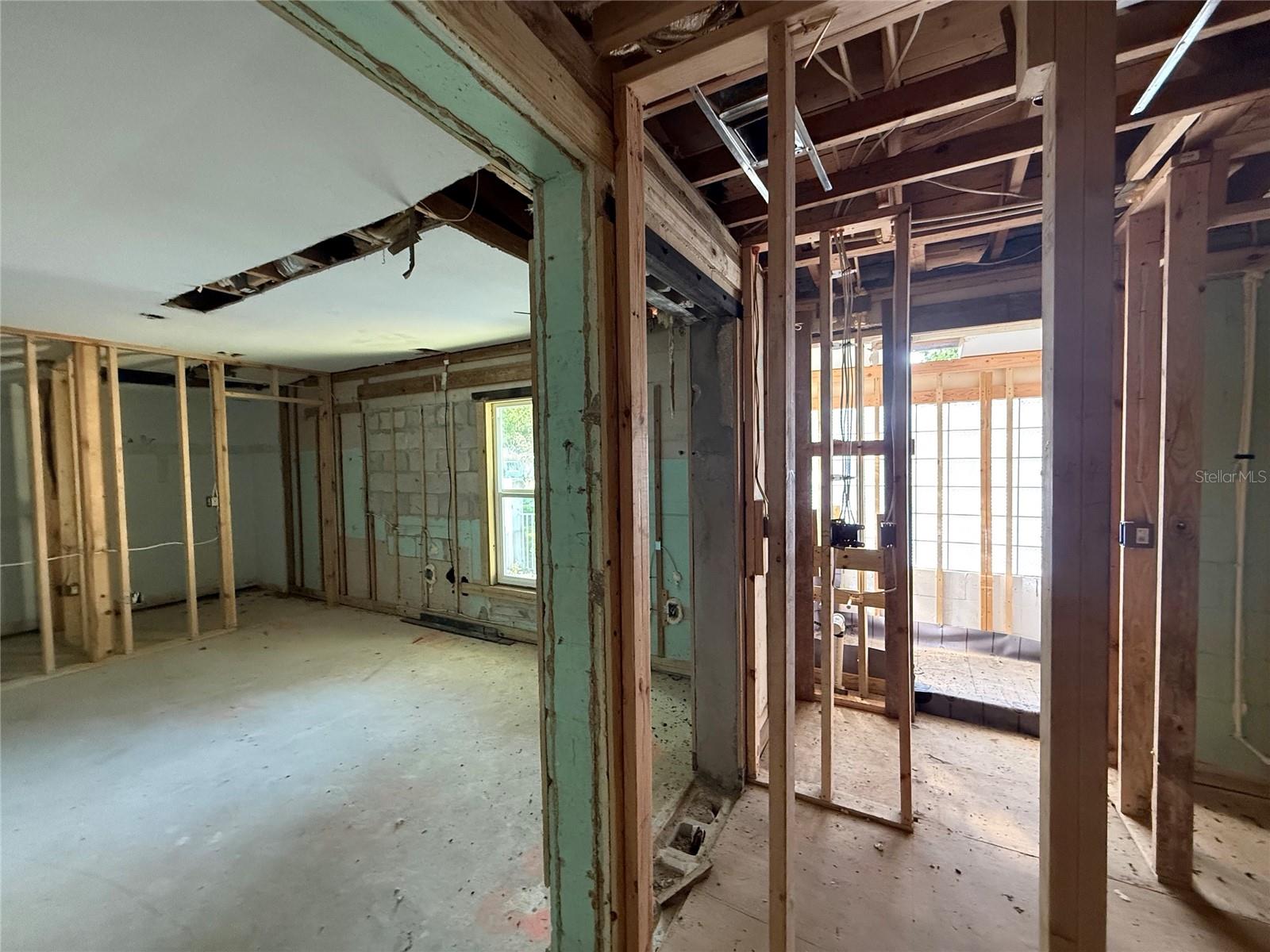 1015 S Palm Ave Property Photo 5