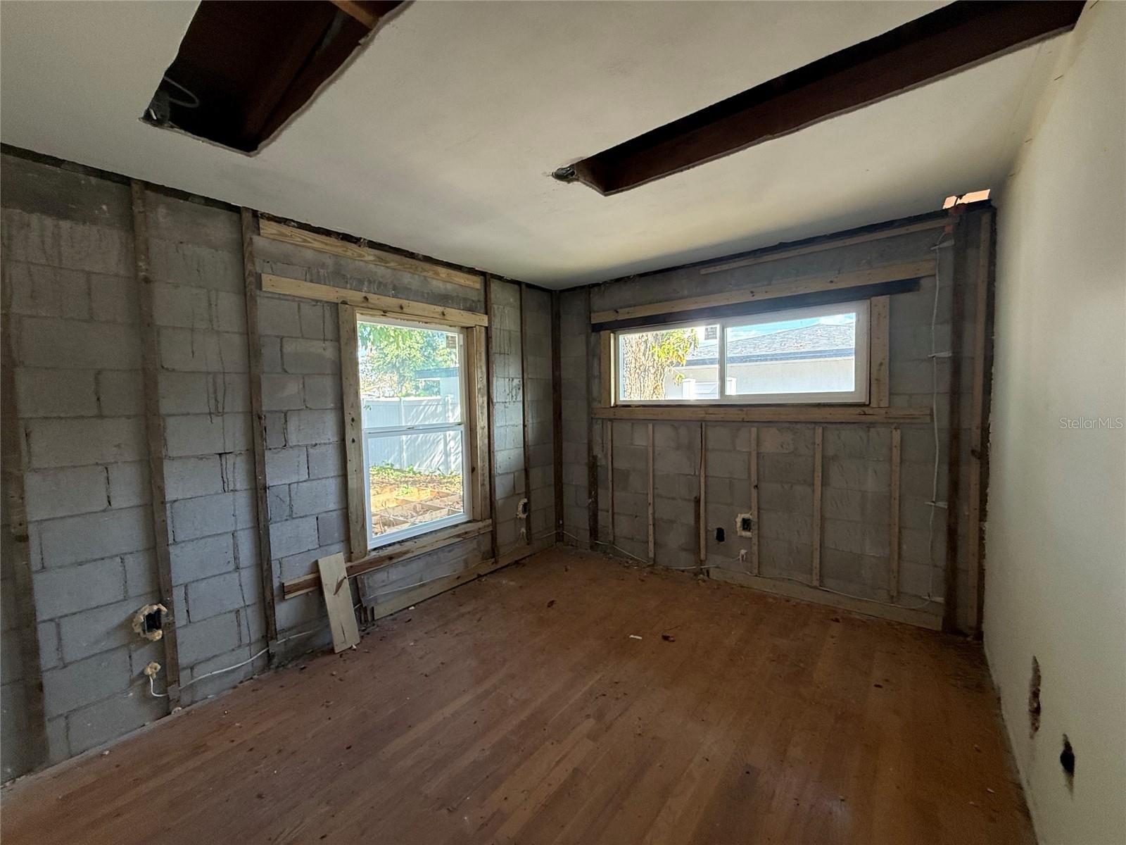 1015 S Palm Ave Property Photo 9