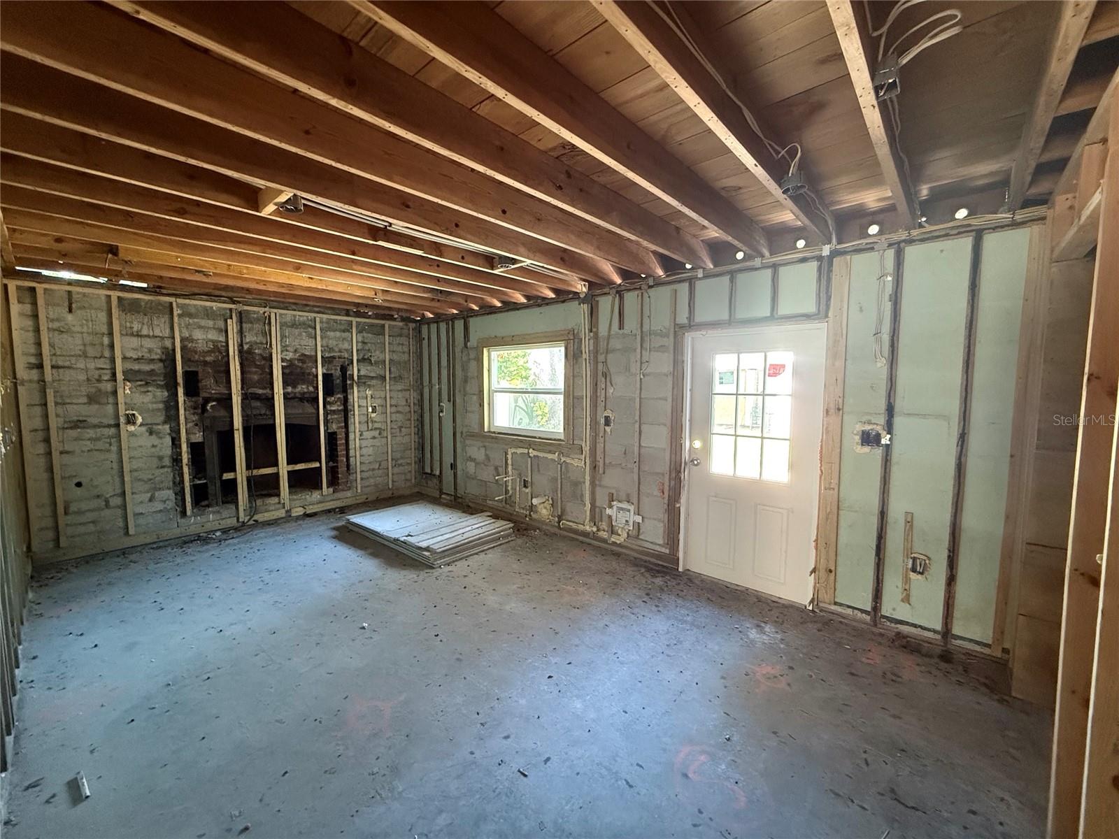 1015 S Palm Ave Property Photo 10