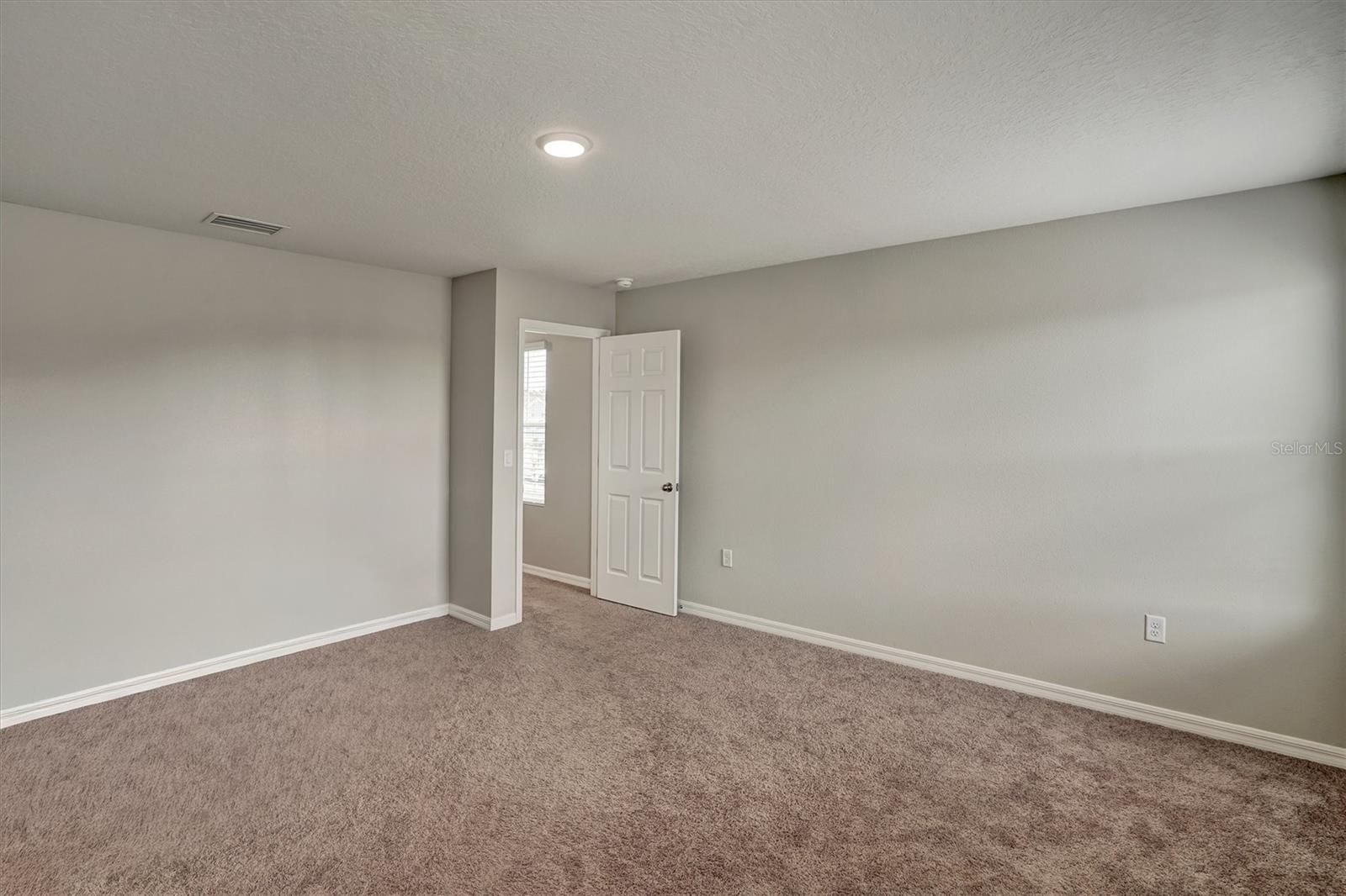 4903 Mainsail St Property Photo 3