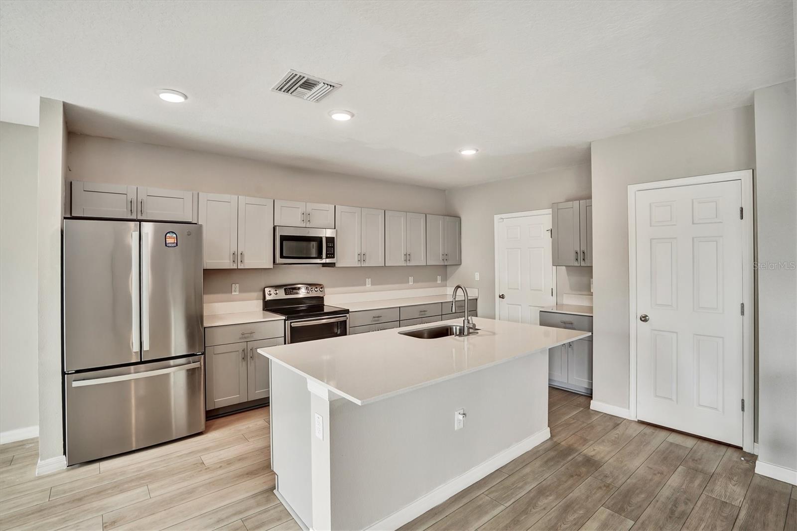 4903 Mainsail St Property Photo 16