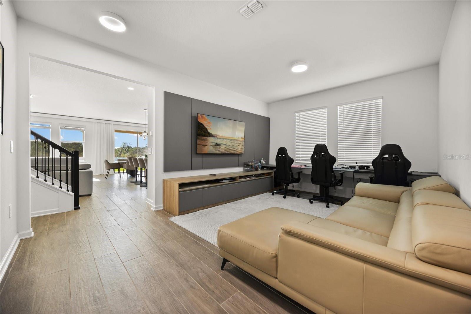11163 Great Rock St Property Photo 6