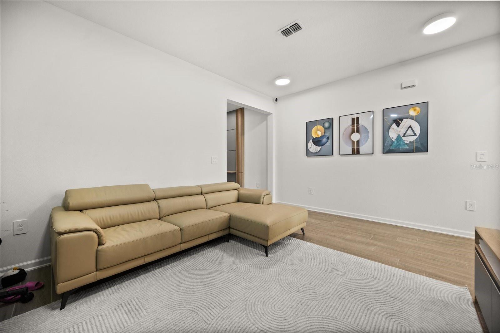 11163 Great Rock St Property Photo 7