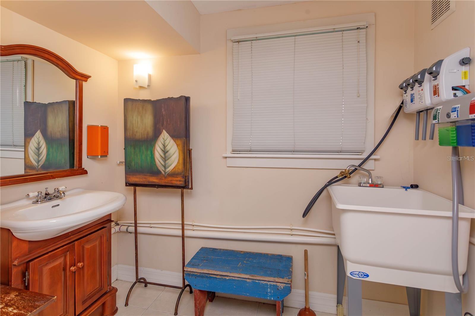 300 S Eola Dr Property Photo 21