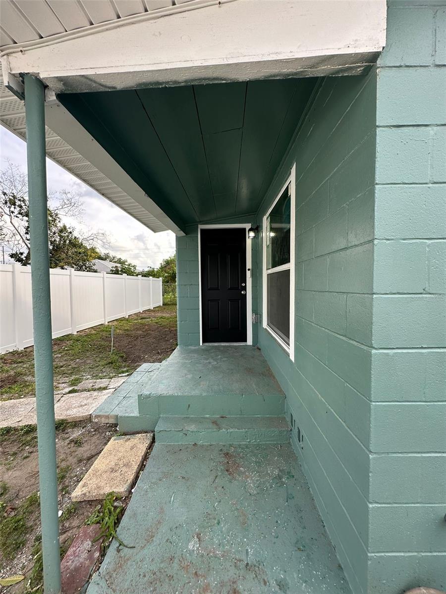 2015 1/2 Laurel St Property Photo 5