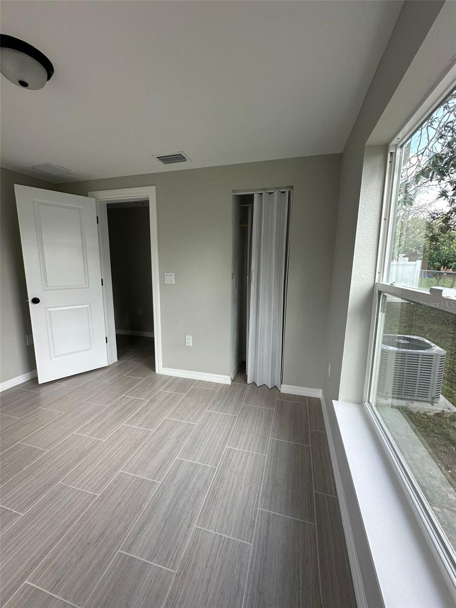 2015 1/2 Laurel St Property Photo 9