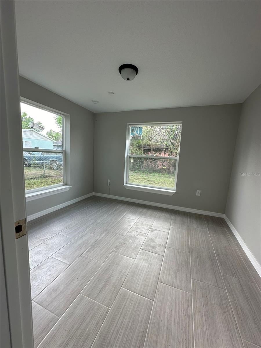 2015 1/2 Laurel St Property Photo 14