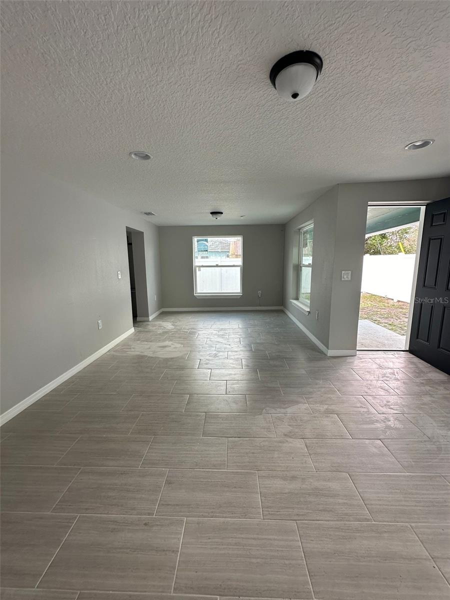 2015 1/2 Laurel St Property Photo 15