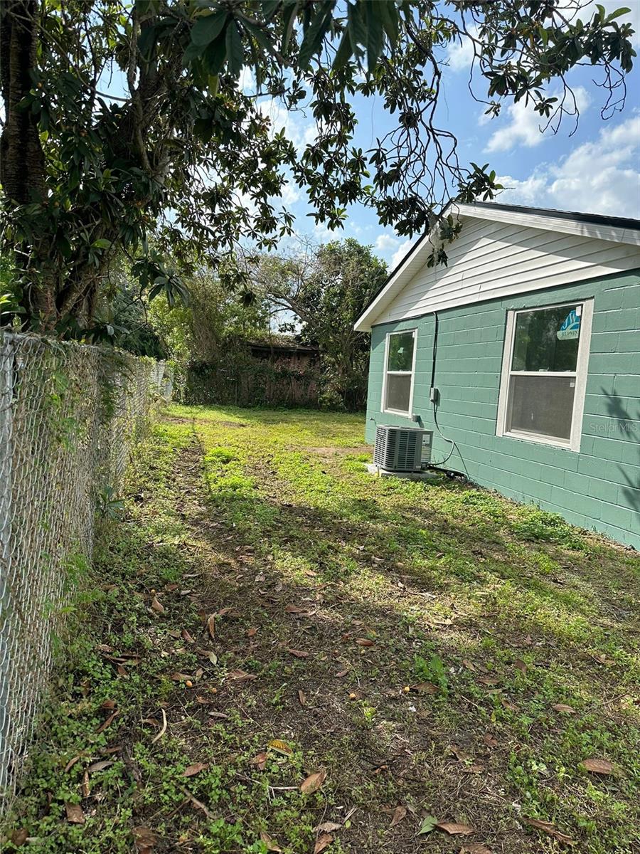 2015 1/2 Laurel St Property Photo 16
