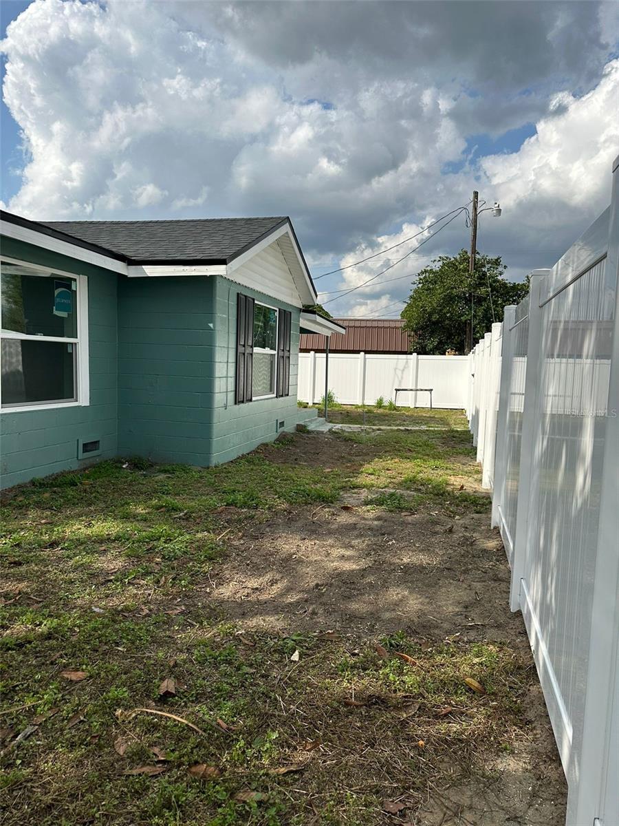 2015 1/2 Laurel St Property Photo 17