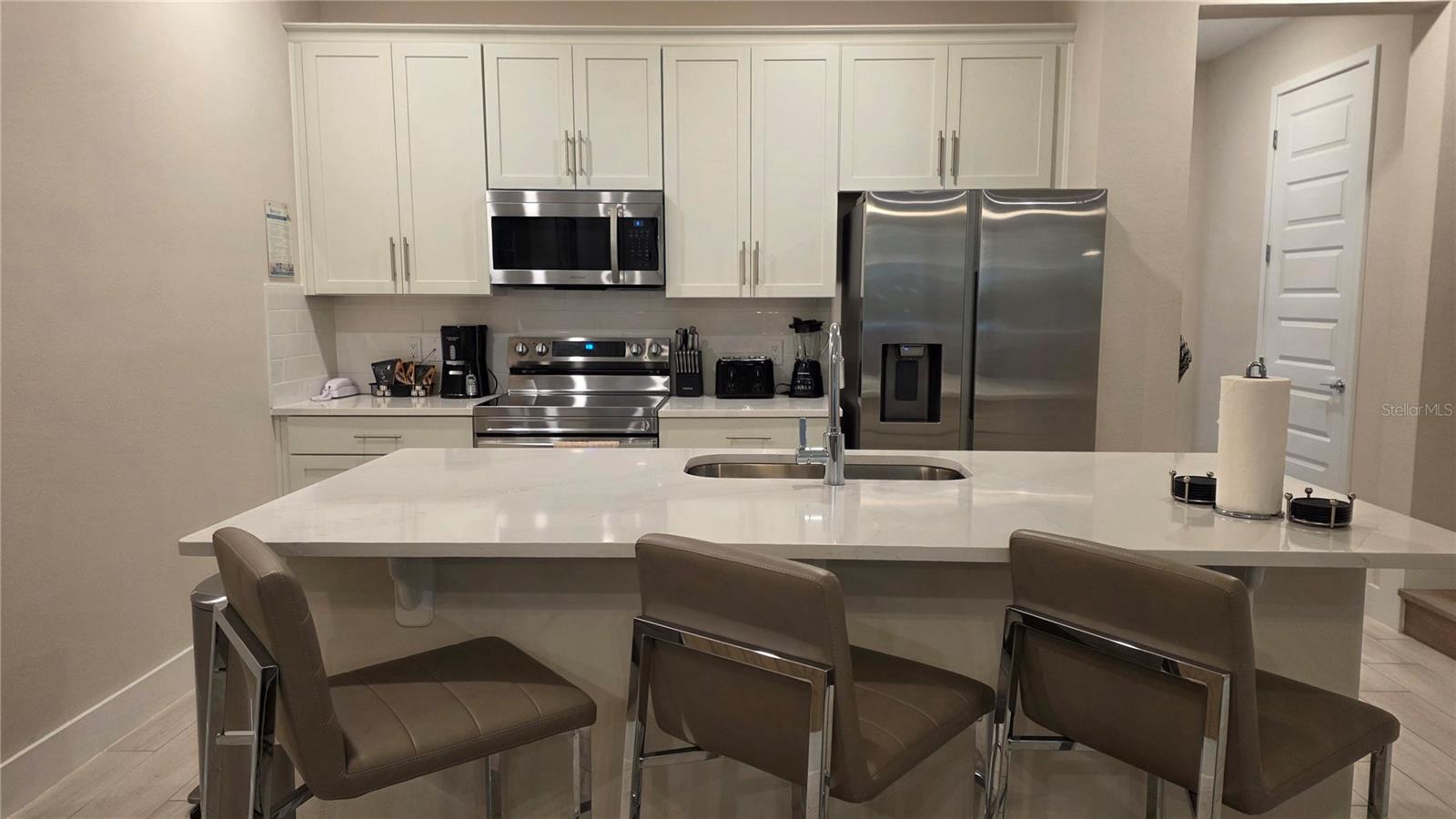 7821 Spectrum Dr Property Photo 3
