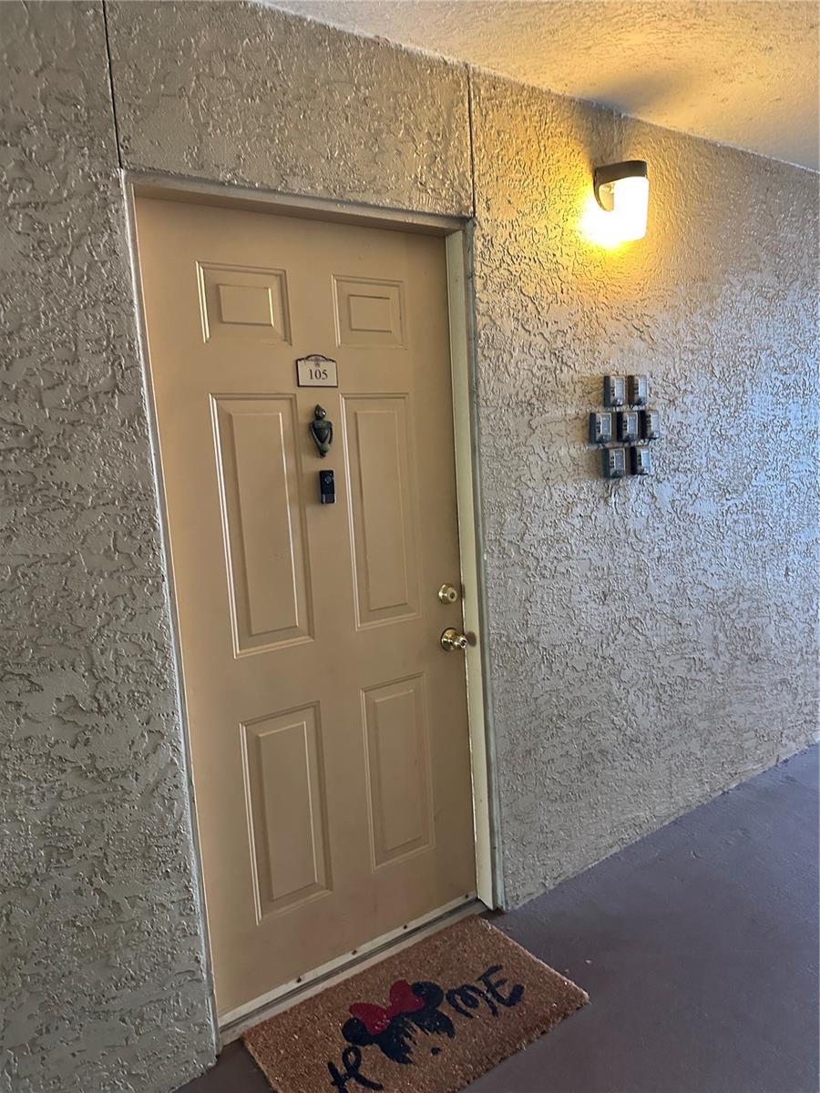 822 Camargo Way #105 Property Photo 2