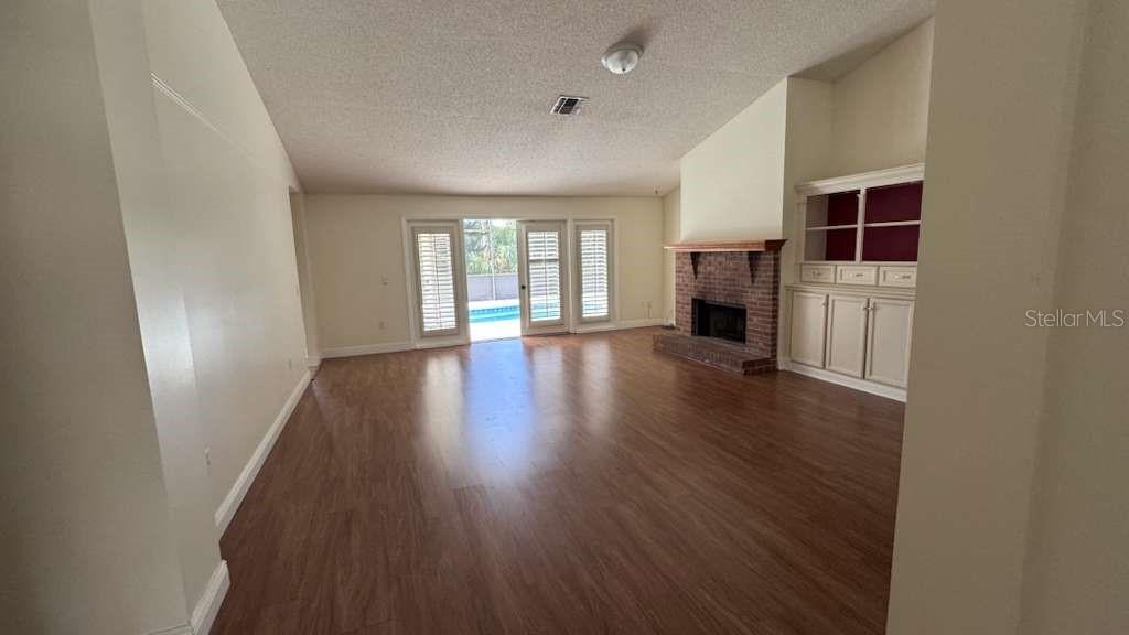 10106 Stanton Ct Property Photo 3