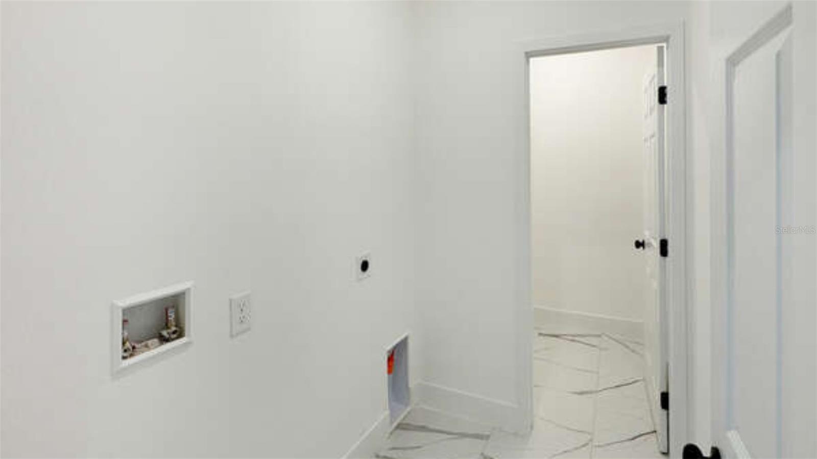 27 W 8th St Property Photo 26