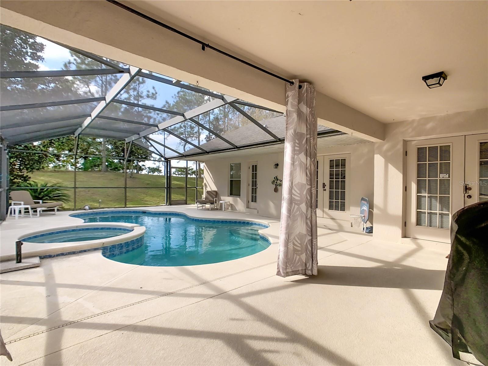 15825 Robin Hill Loop Property Photo 2