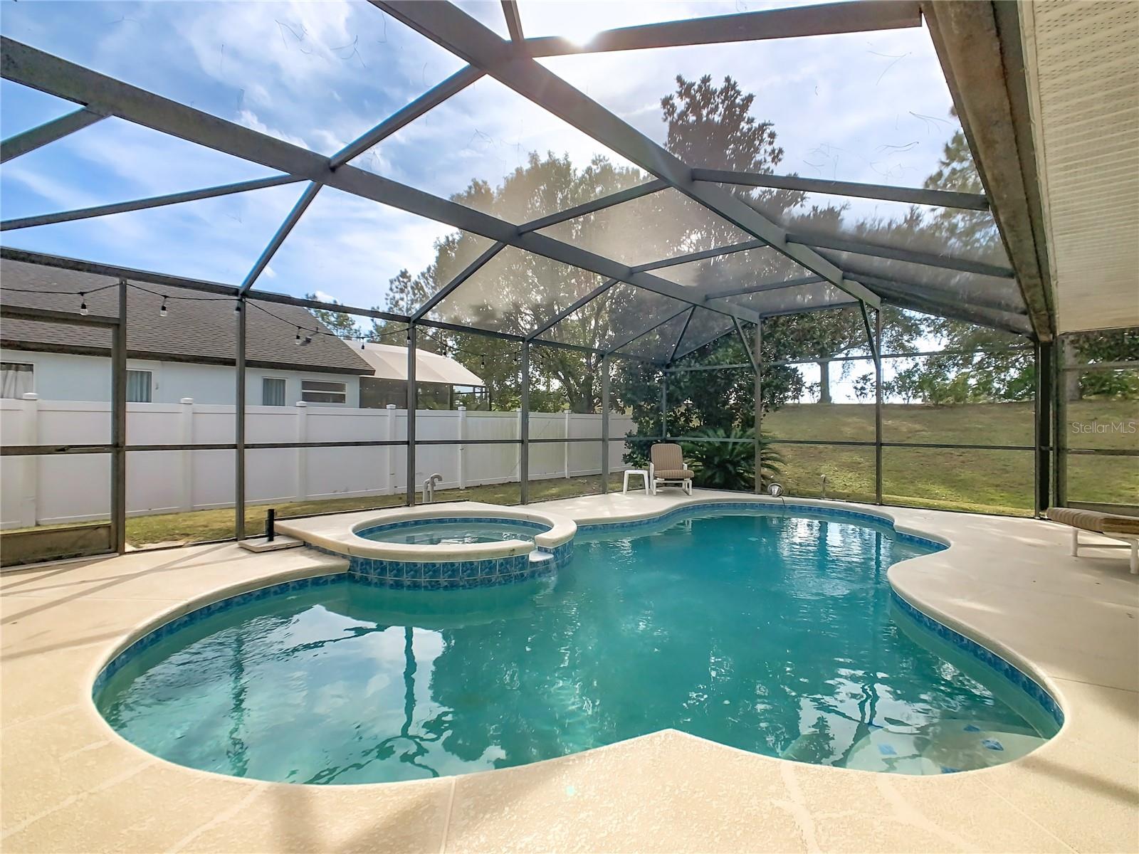 15825 Robin Hill Loop Property Photo 3