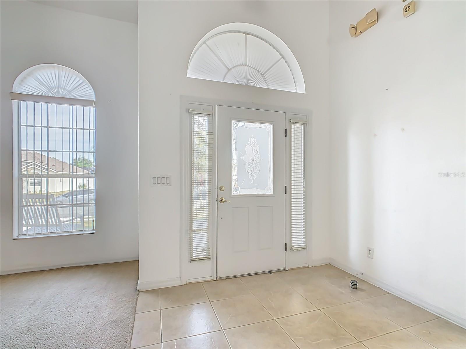 15825 Robin Hill Loop Property Photo 4