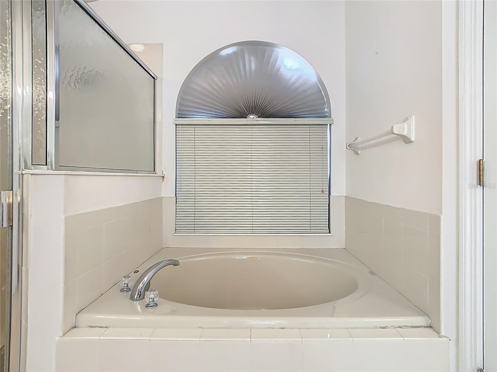15825 Robin Hill Loop Property Photo 22