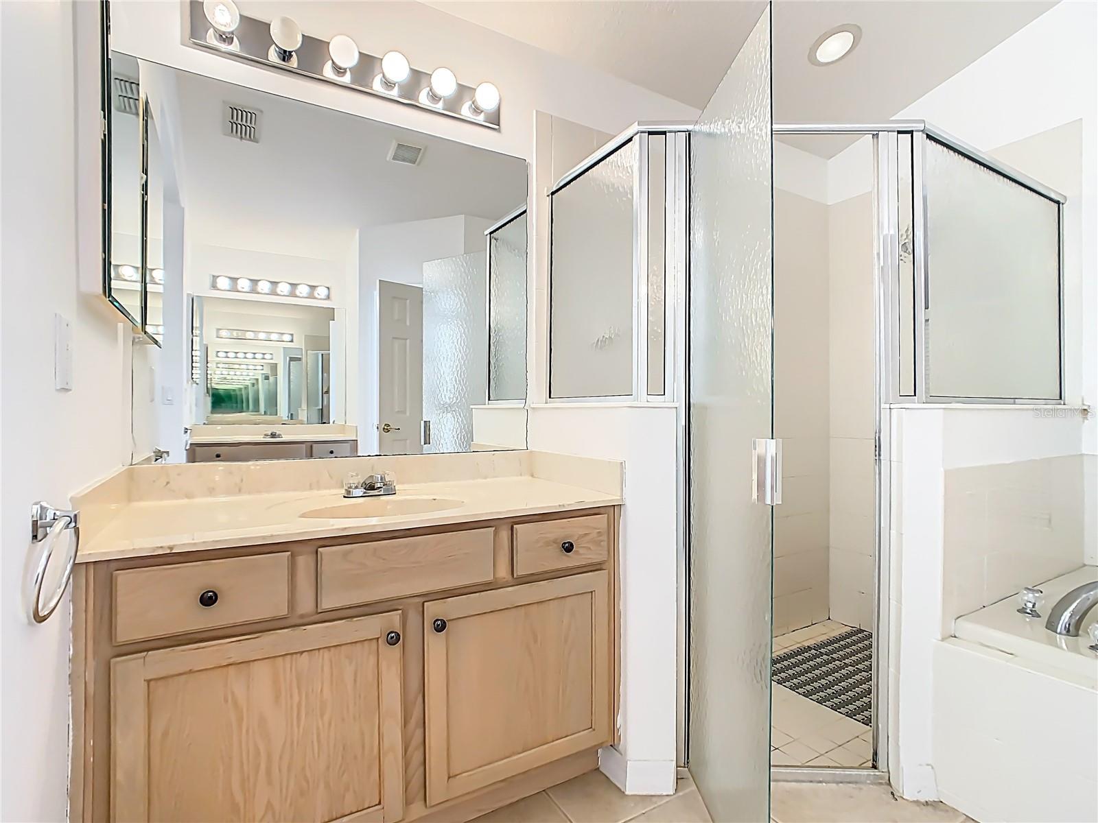 15825 Robin Hill Loop Property Photo 23