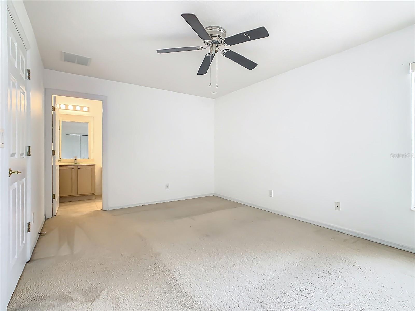 15825 Robin Hill Loop Property Photo 34