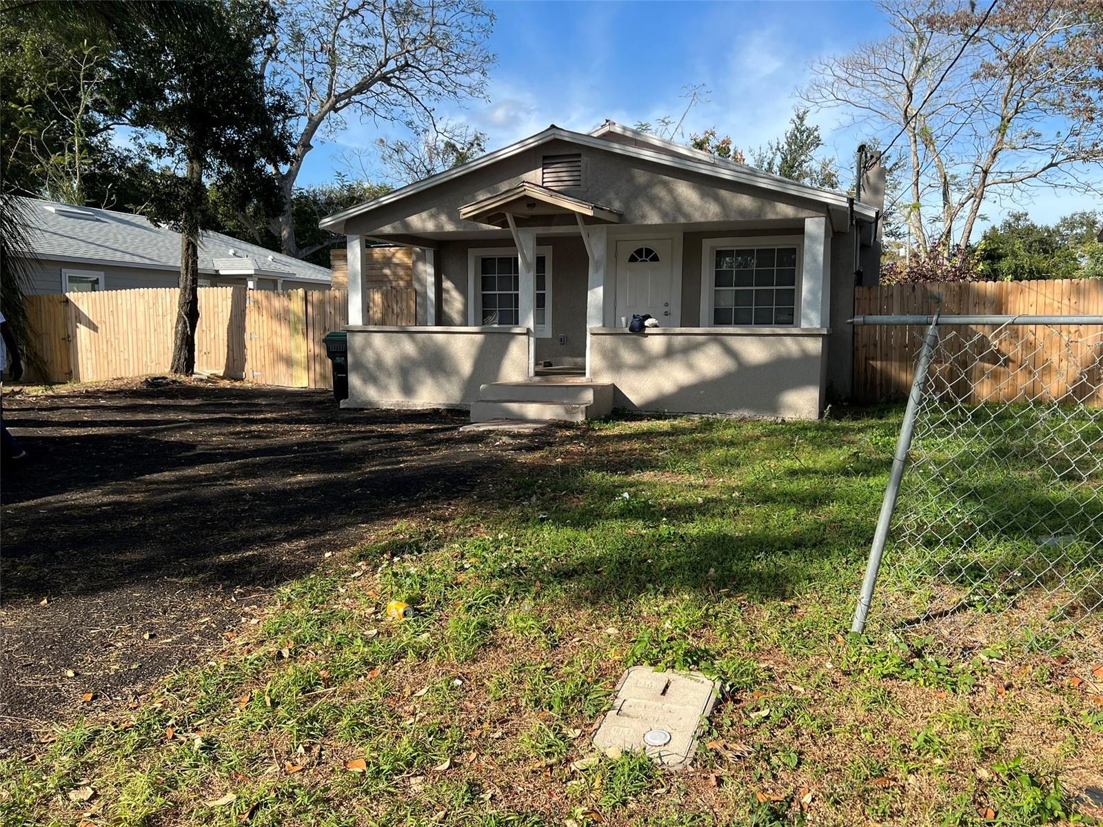 1307 W Kaley Ave Property Photo 1