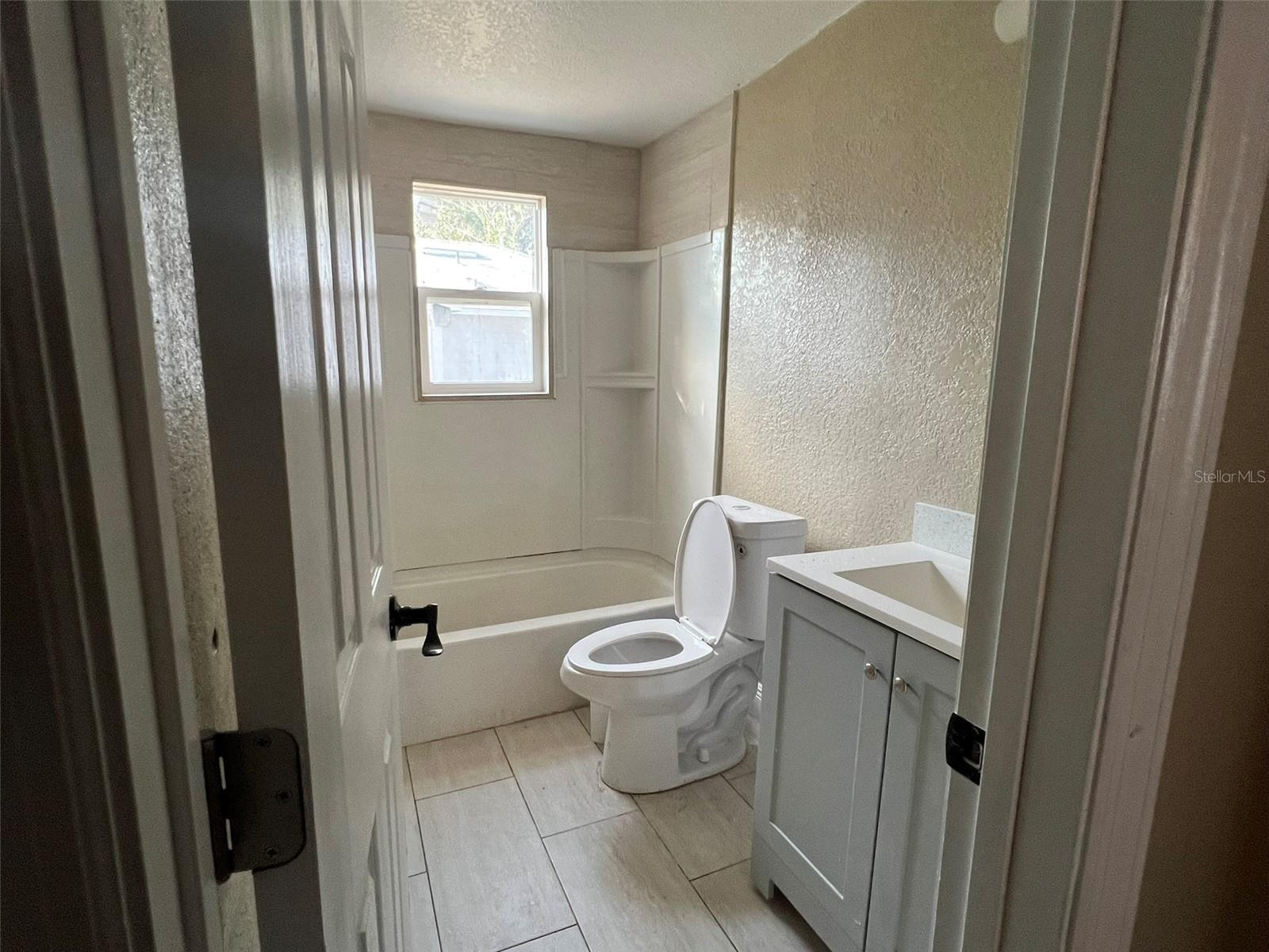 1307 W Kaley Ave Property Photo 8