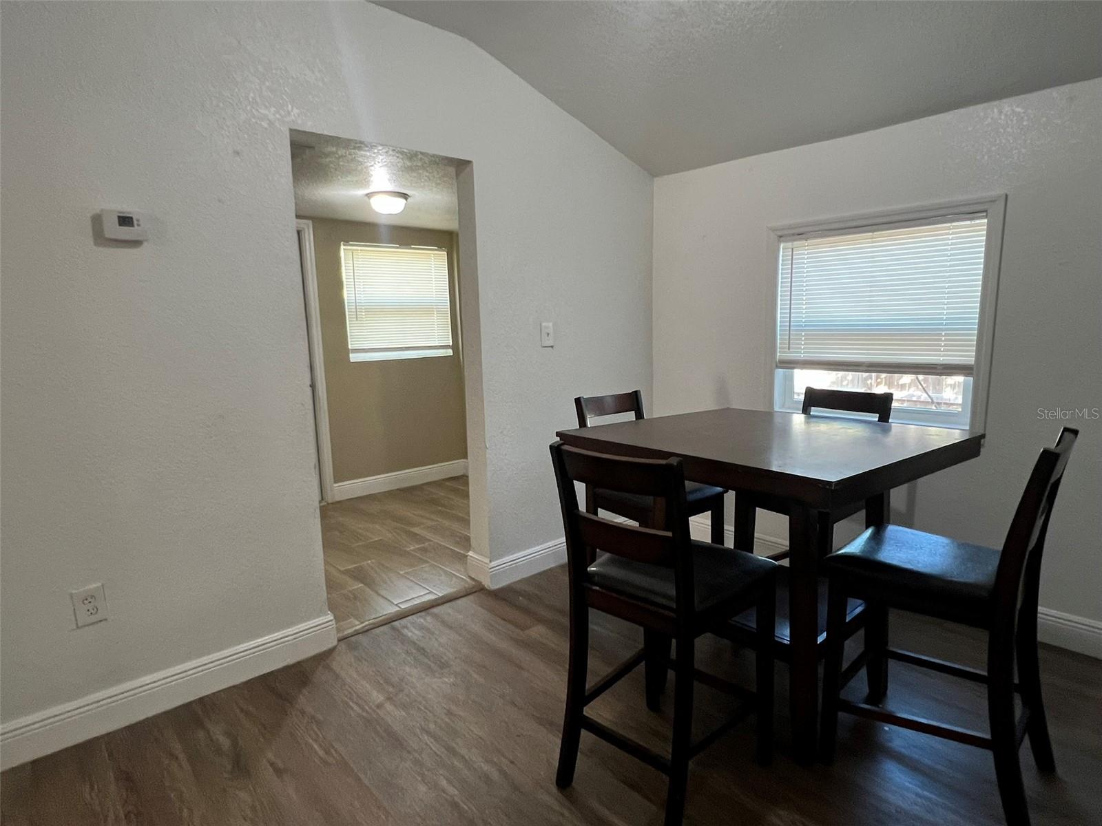 1307 W Kaley Ave Property Photo 11