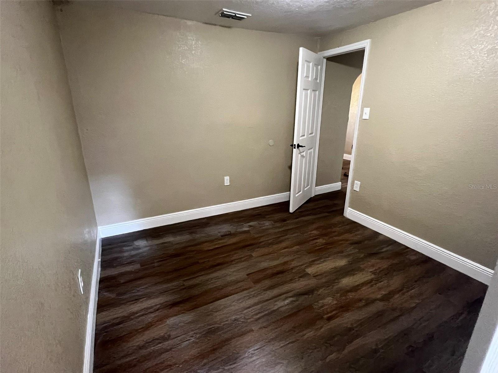 1307 W Kaley Ave Property Photo 15