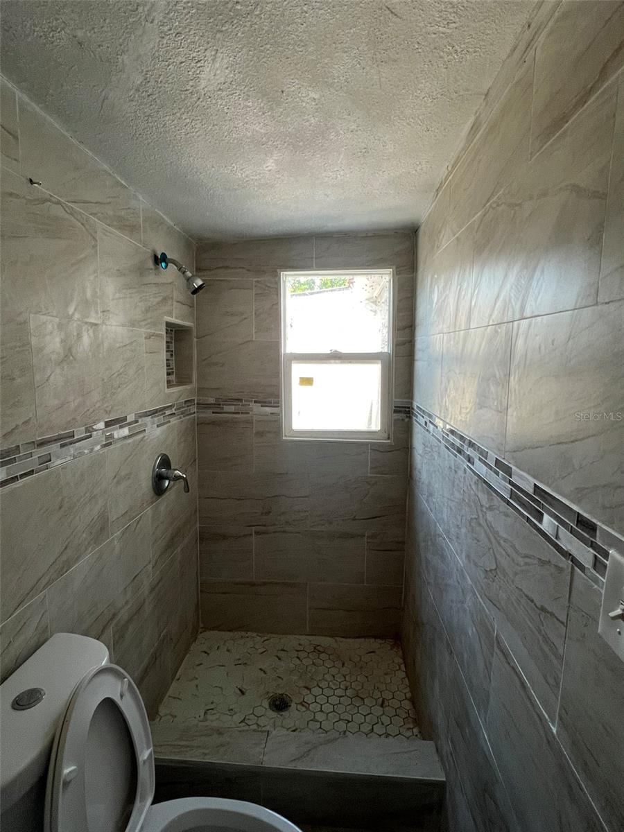 1307 W Kaley Ave Property Photo 18