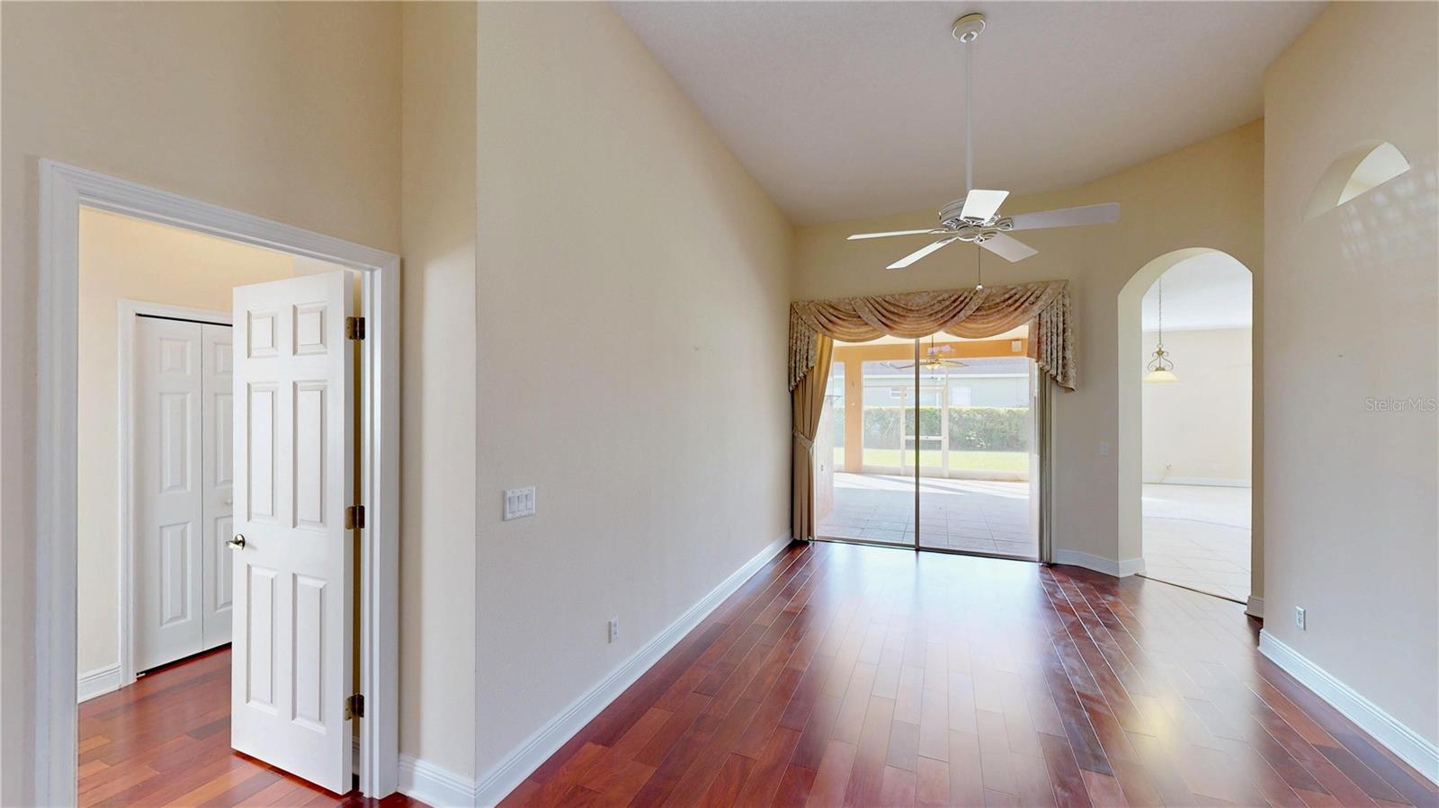 586 Huntington Pines Dr Property Photo 33
