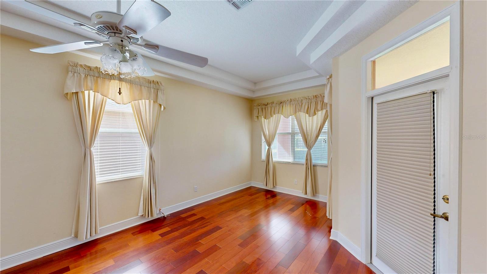 586 Huntington Pines Dr Property Photo 37