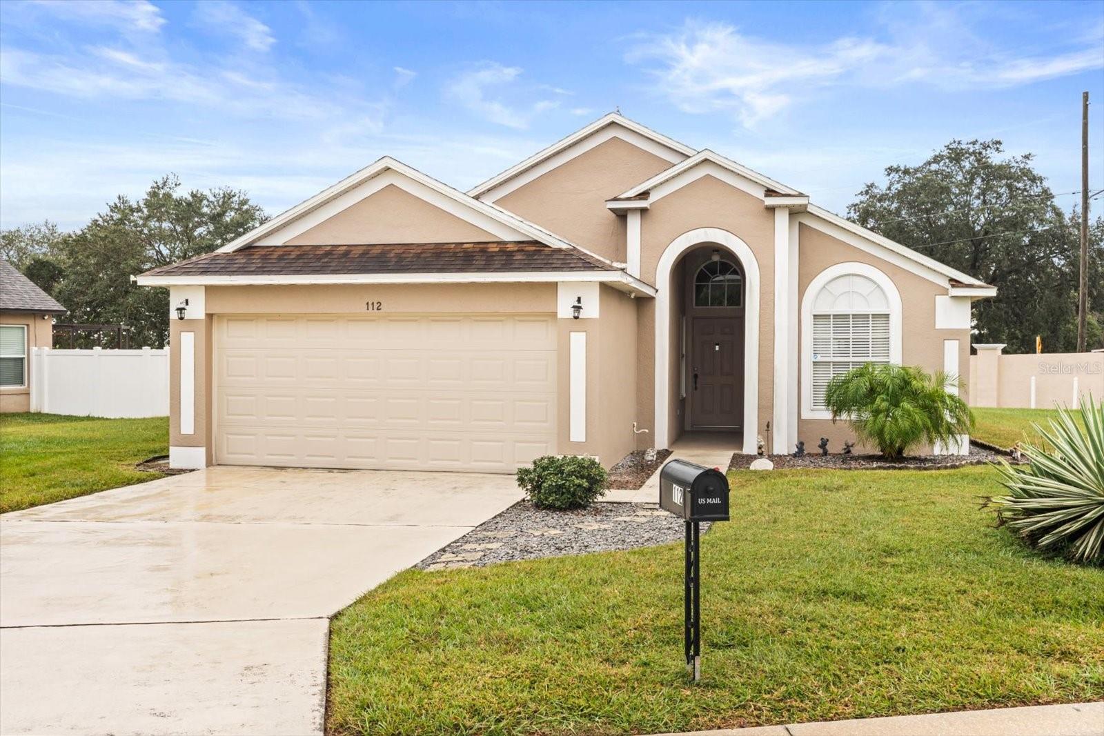 112 ROYAL RIDGE DR