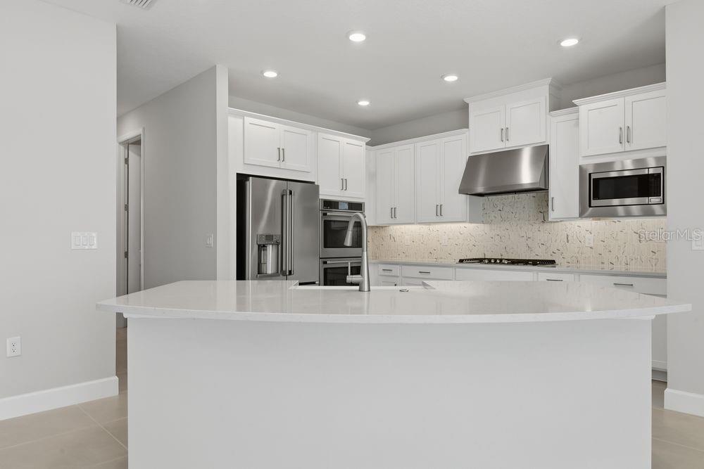 664 Junonia Blvd Property Photo 3