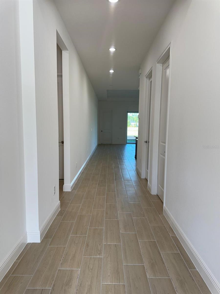 1138 Cliffhaven Ct Property Photo 4