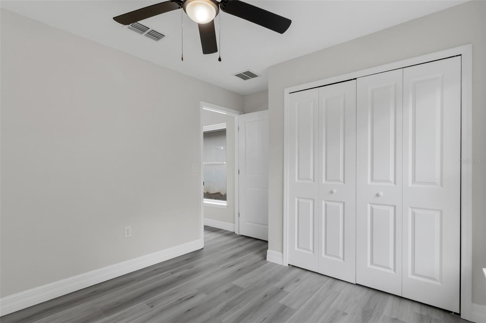4865 E Princeton Ln Property Photo 18