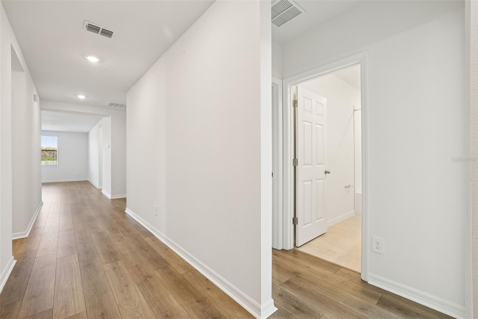 4505 Eagle Perch Ct Property Photo 4