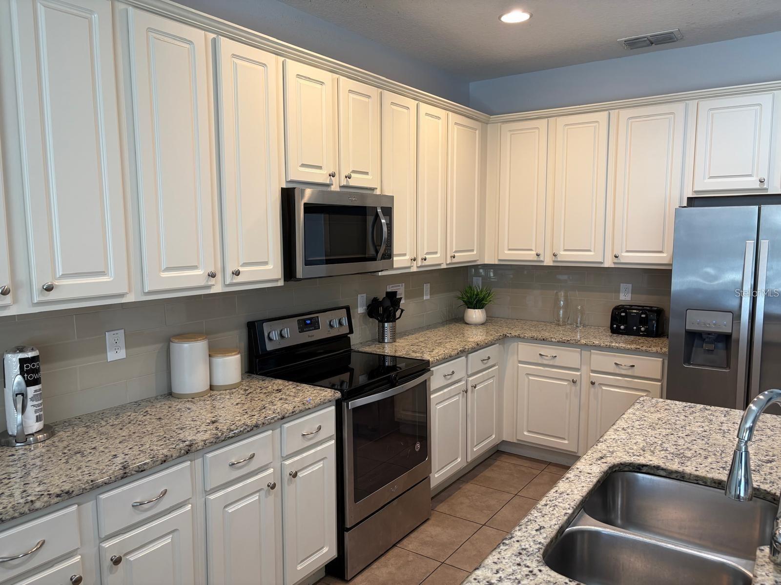 4445 Shiva Loop Property Photo 4