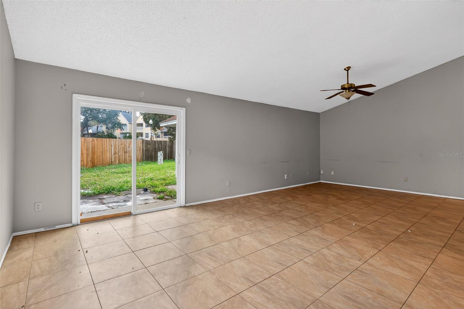 6516 Piccadilly Ln Property Photo 3