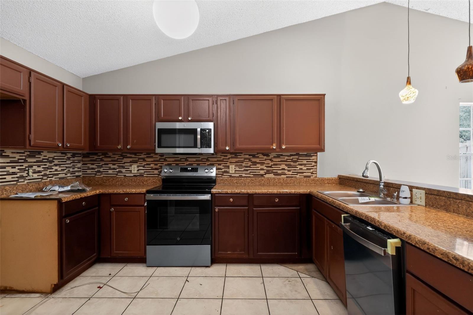 6516 Piccadilly Ln Property Photo 15