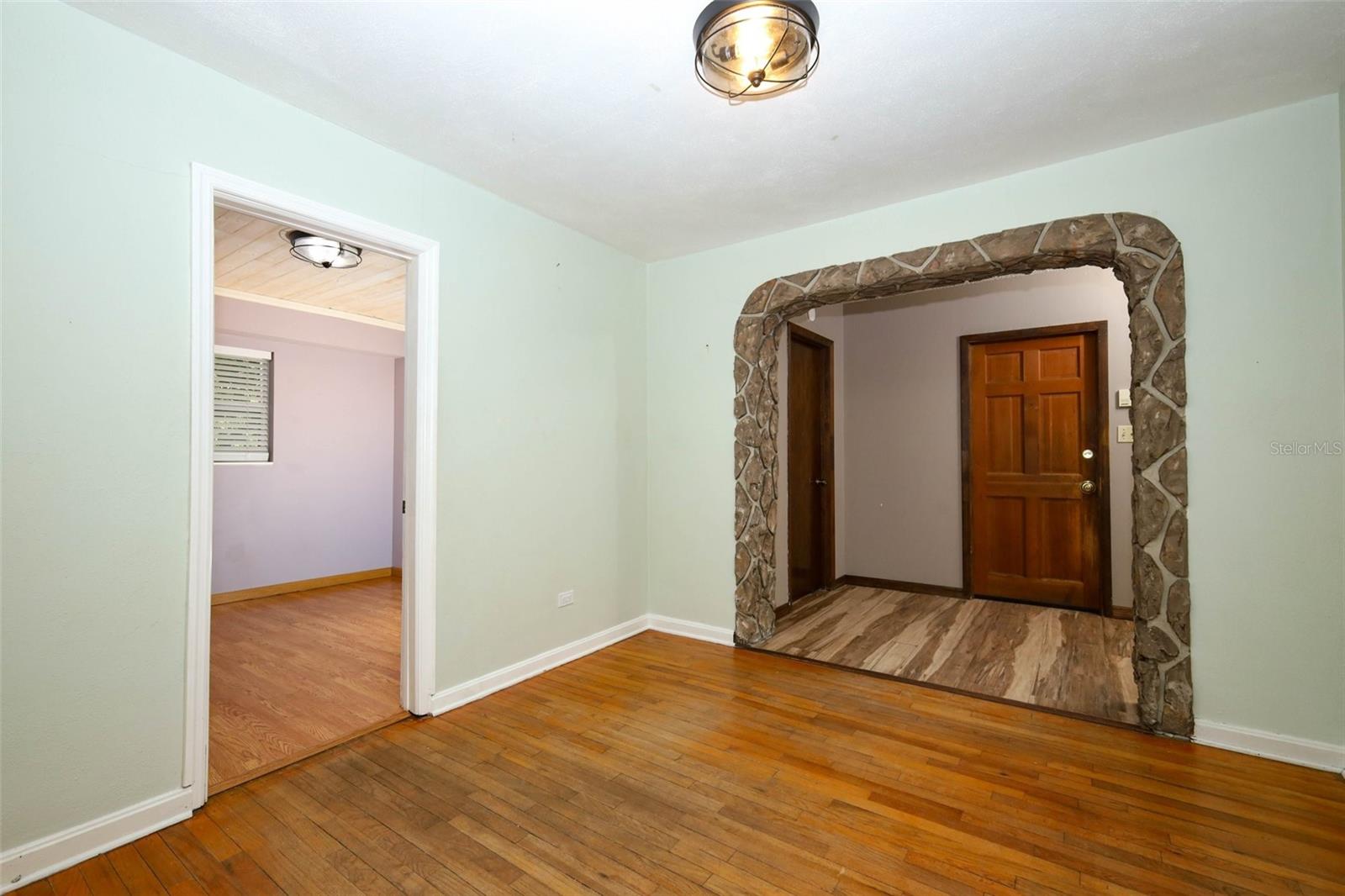 921 Eldridge St Property Photo 11