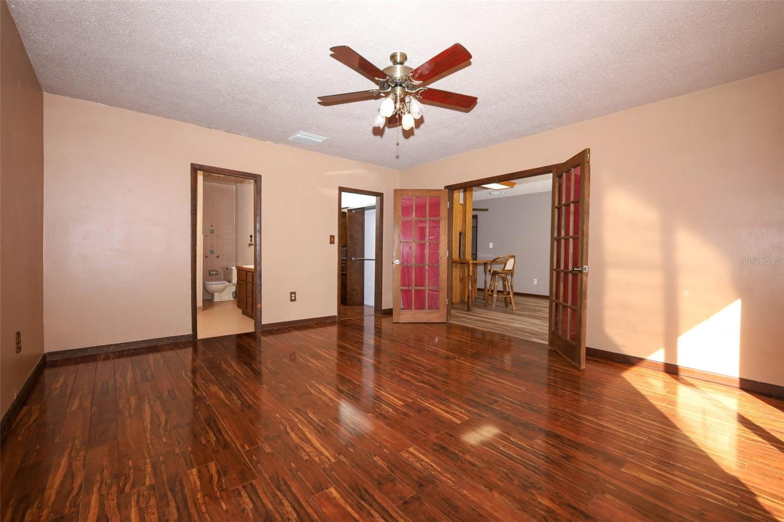 921 Eldridge St Property Photo 26