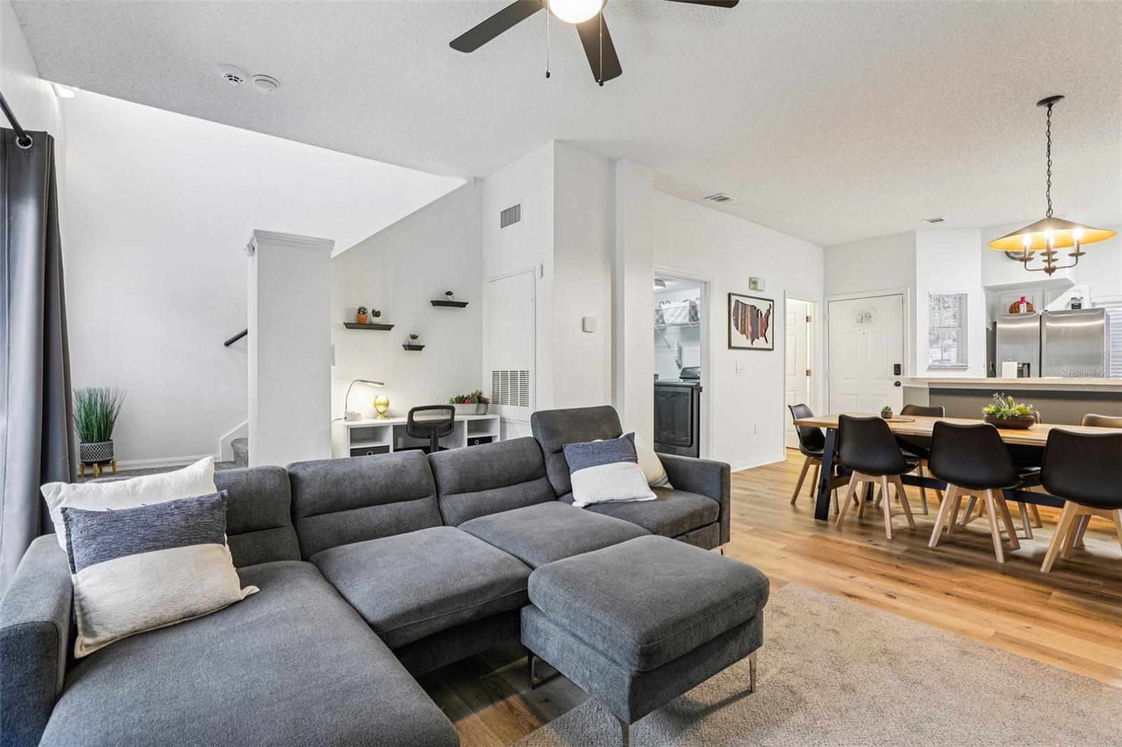 8419 Crystal Cove Loop Property Photo 4